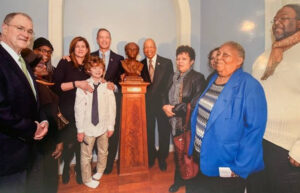 GOV. O’MALLEY AND FAMILY, US CONGRESSMAN ELIJAH CUMMINGS, AND TUBMAN DESCENDANTS AT THE UNVEILING IN THE GOVERNMENT HOUSE, ANNAPOLIS MD.