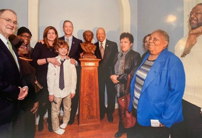 GOV. O’MALLEY AND FAMILY, US CONGRESSMAN ELIJAH CUMMINGS, AND TUBMAN DESCENDANTS AT THE UNVEILING IN THE GOVERNMENT HOUSE, ANNAPOLIS MD.